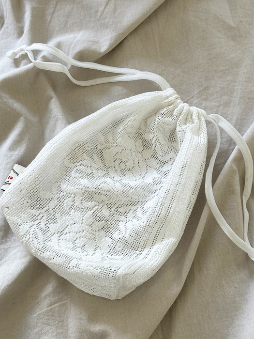 Purre lace pouch