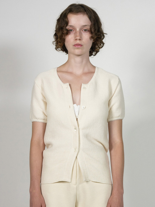 Via Blair button T-shirt (Ivory)