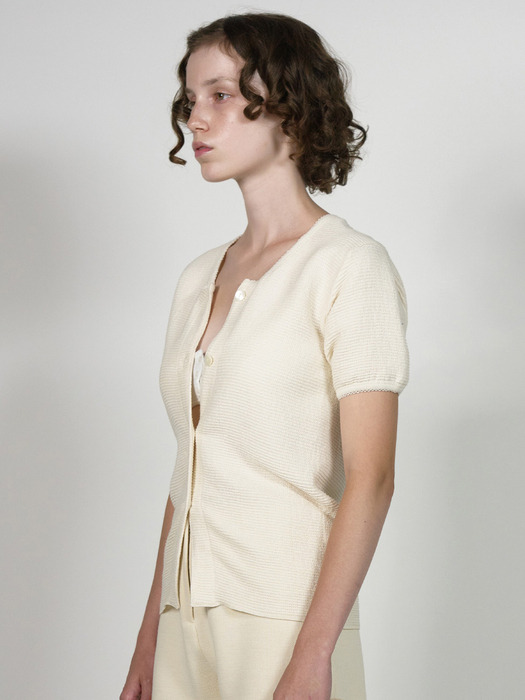 Via Blair button T-shirt (Ivory)