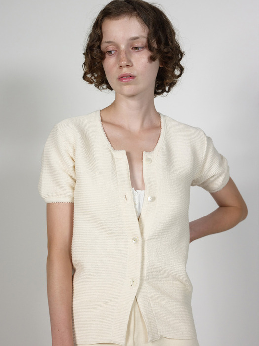 Via Blair button T-shirt (Ivory)