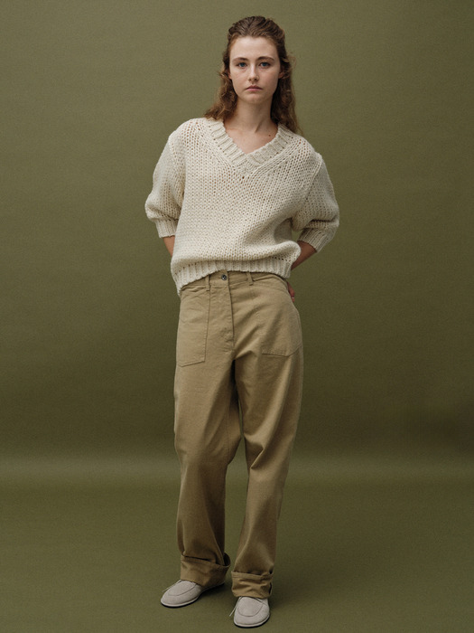 Wide v-neck sweater (Ivory)