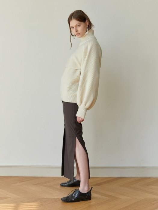 TWO-WAY ROLL-NECK KNIT TOP (IVORY)