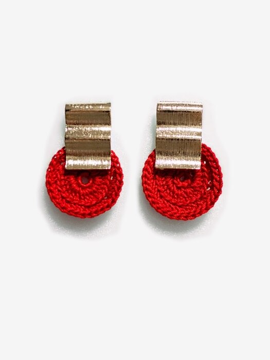 Flat and Curved knit earring (Red)