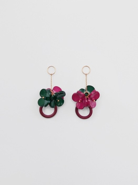 holiday flower earrings (deep pink - green)
