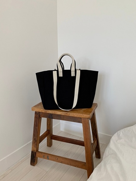 Two-tone strap bag (black)