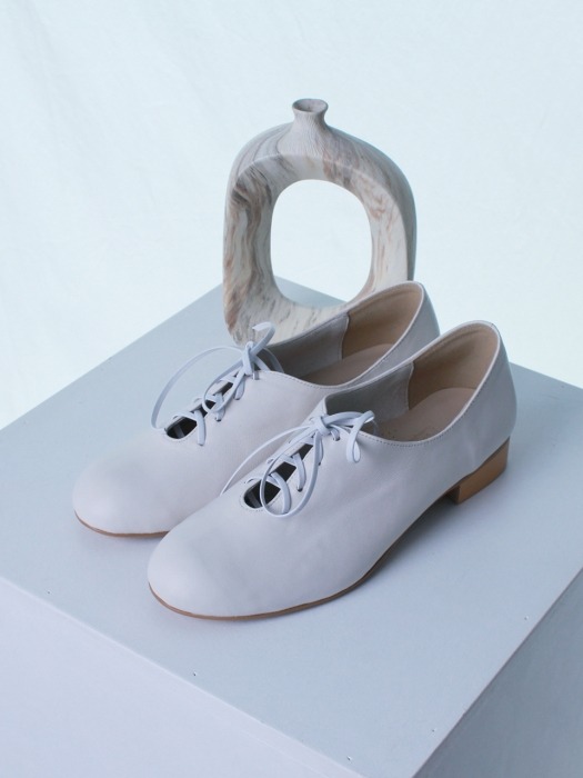 Yeoyu Shoes (White)