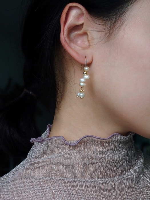 Golden Pearl Earrings