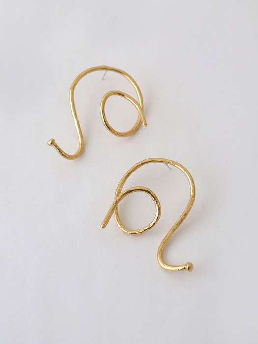 effect line earring - gold