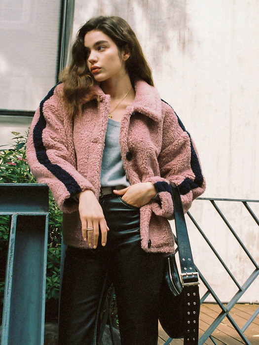 Line Faux Fur Jacket in Pink_VW0WJ0440