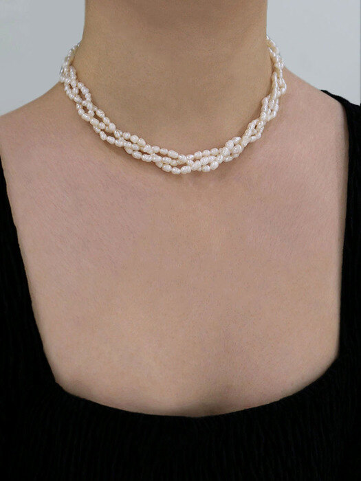 romantic natural pearl necklace