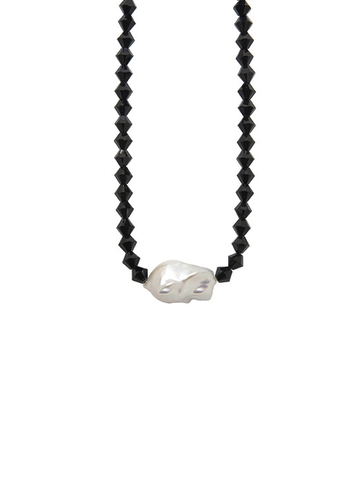 Black swarovski stone pearl necklace