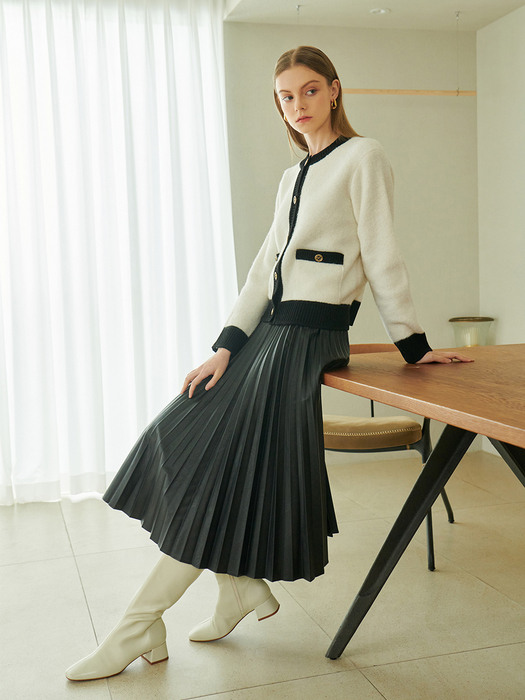 Pleats eco lether skirt