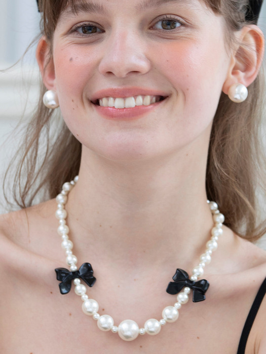 big pearl ribbon necklace (BLACK)