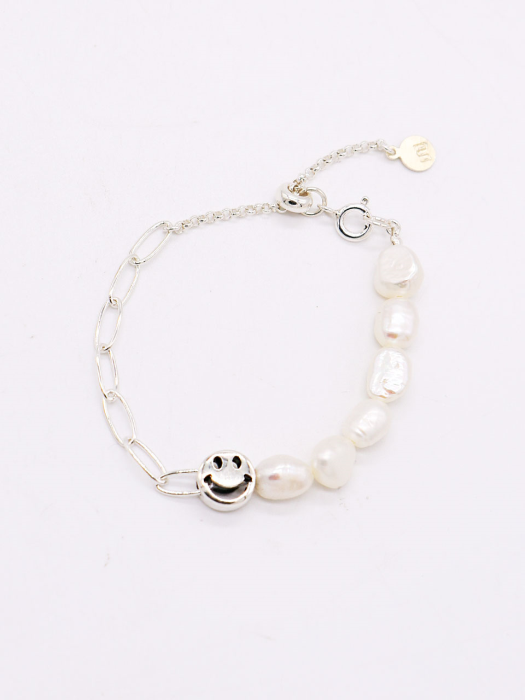 Smile & Half Fresh-Water Pearl Style Silver Necklace Ib154 [Silver]