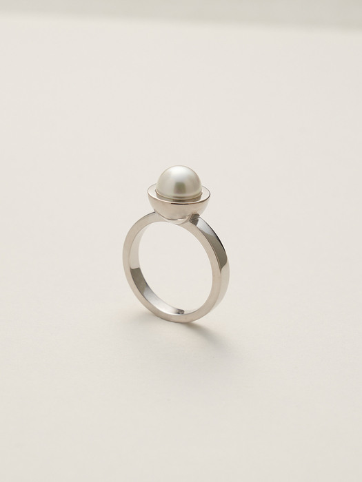 Floating Mother of Pearl Bold Ring