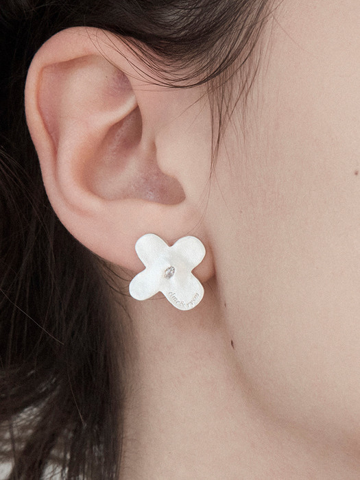 Fiction Flower Earring 01