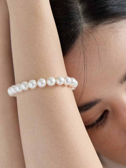 Graceful Pearl Bracelet (8mm)