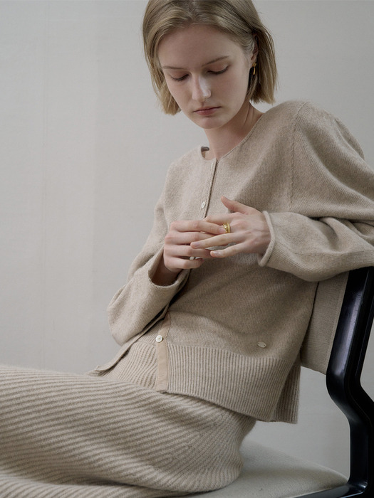 WHOLE GARMENT RACCOON CARDIGAN_SAND BEIGE