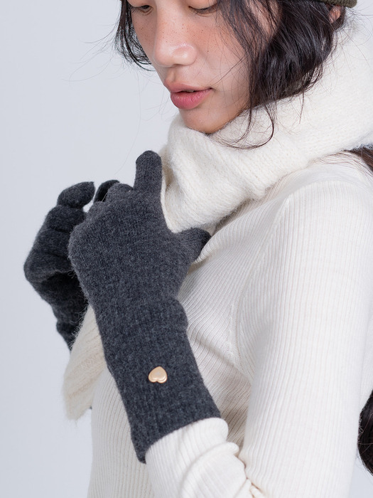 Wool gloves