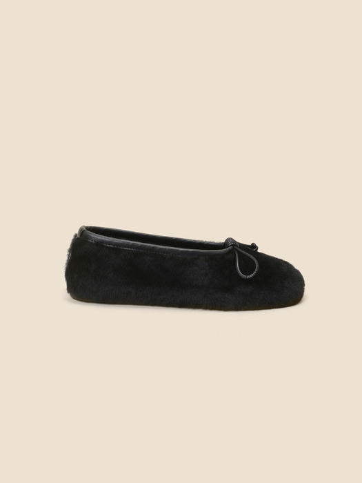 Ribbon fur flat shoes(black)_DG1DW24702BLK