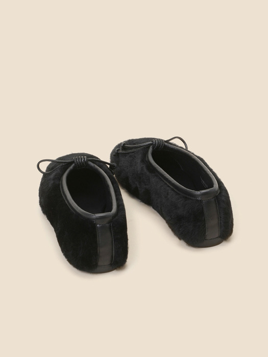 Ribbon fur flat shoes(black)_DG1DW24702BLK