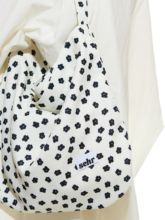 Black Flower Easy Bag (White)