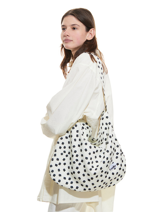 Black Flower Easy Bag (White)