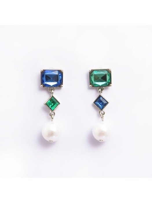 unbalance pearl earrings
