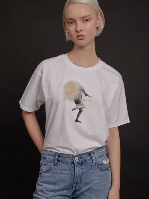 BLUSHED X HWANGHYEJUNG 화이트 램 퍼 티셔츠
