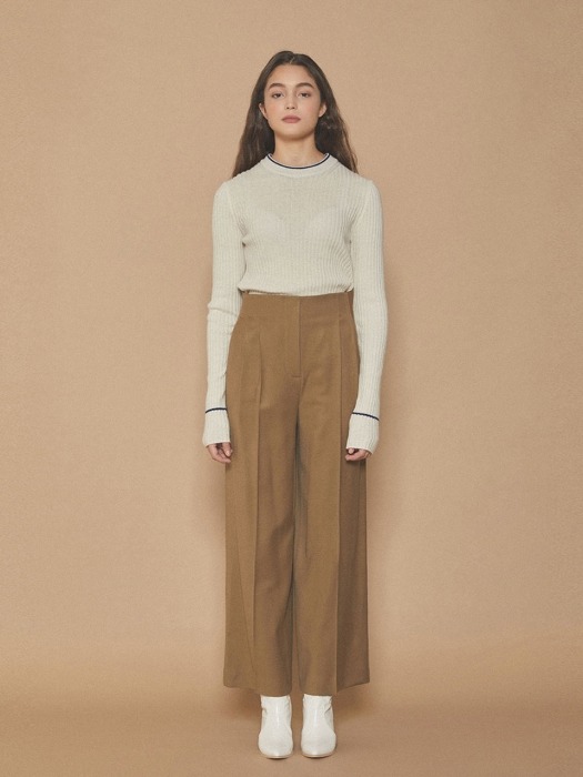 Color match long sleeve knit top [IVORY]
