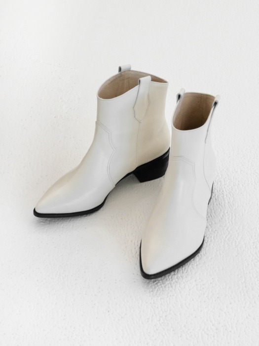 Mrc064 Weston Ankle Boots (Ivory)