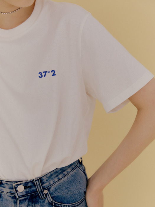 Temperature Of Love 37.2 T-shirt / White