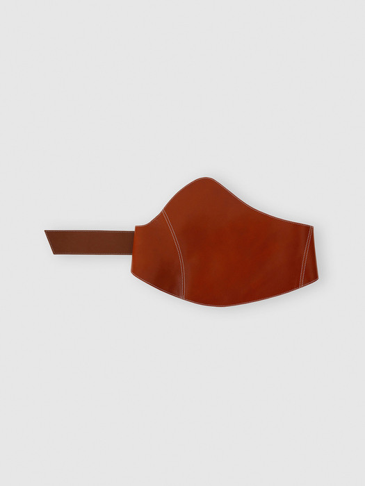 CURVED LEATHER BELT (BRICK BROWN)