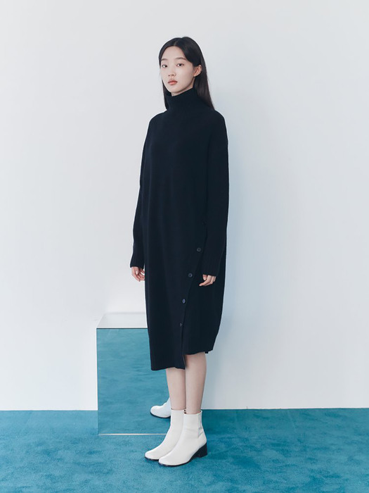Cocoon Fit Highneck knit Dress  - Black (KE0X5UM025)