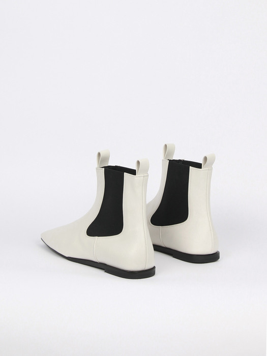 Giselle Chelsea Boots Ivory