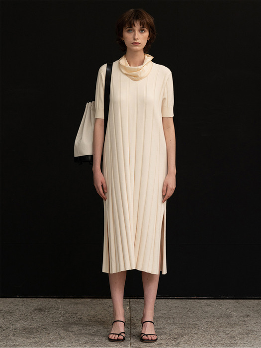 [ESSENTIAL] Bold Ribbed Knit Dress Light Beige