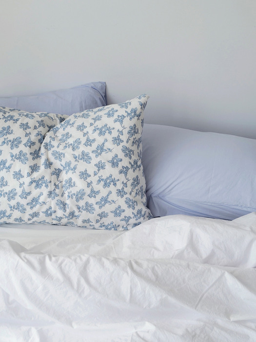 Blue flower pillow cover