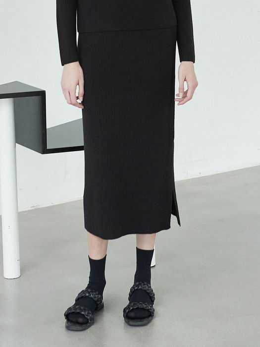 wool mild knit skirt (black)