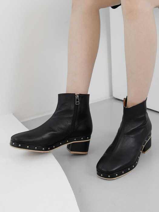 Chunky Ankle Boots - 2 color (청키 앵클 부츠)