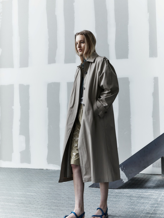 VOLUME TRENCH COAT