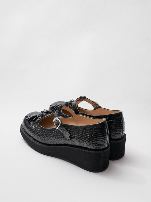 Black wani Bold sole ribbon tassle T-strap shoes 볼드솔 리본 태슬 티스트랩슈즈 블랙와니  통굽 볼드로퍼