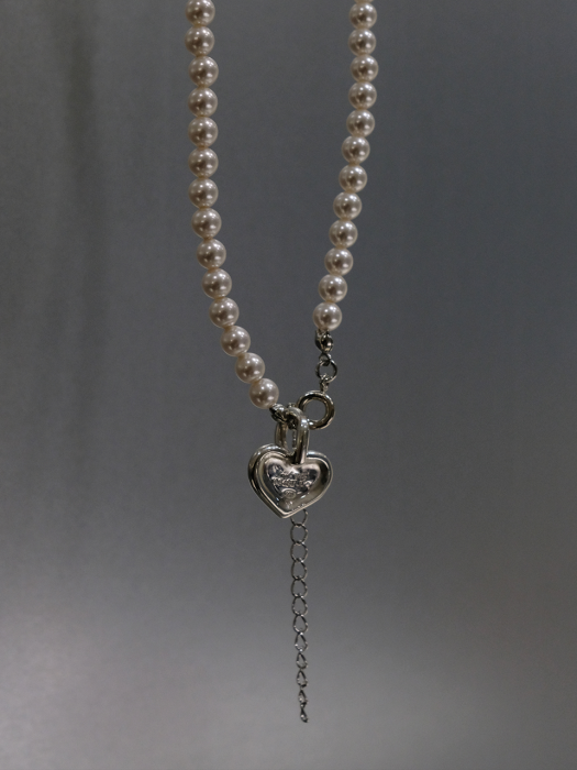 Heart Edition pearl necklace