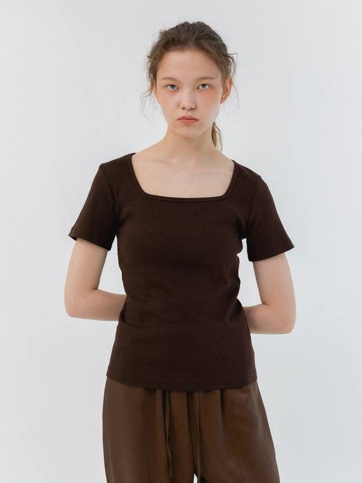 Square-neck T-shirt (Brown)