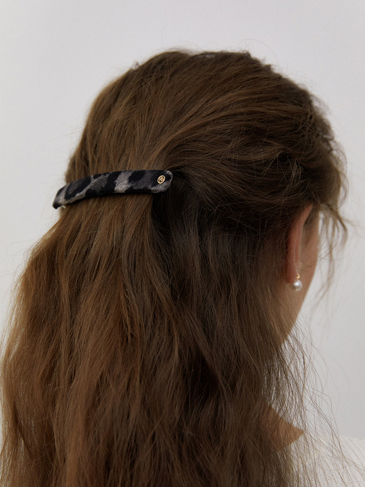 classique leopard hair pin (slim long)