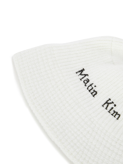 LOGO KNIT BUCKET HAT IN IVORY - Image 3