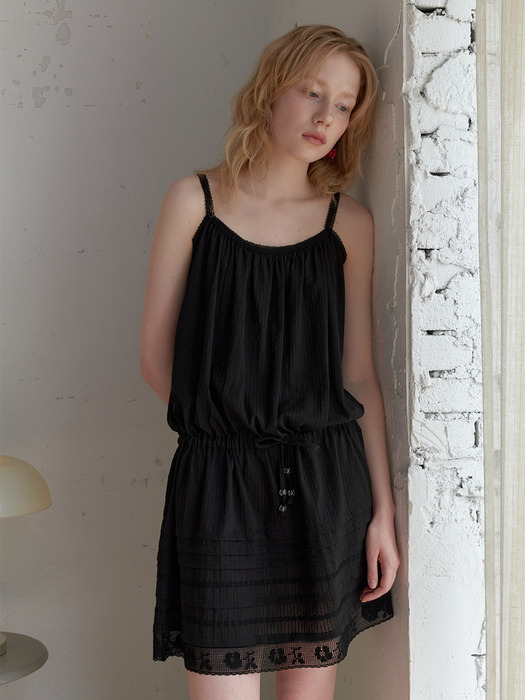 SKASHI LACE SLIP OPS_BLACK