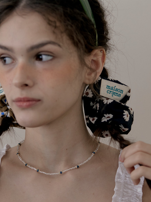 Floral Scrunch _ black