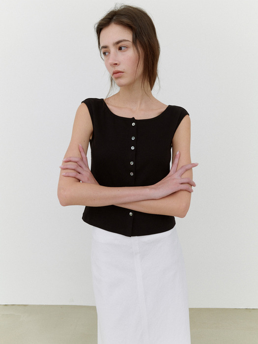 [재입고] Mer Buttoned Top in Black