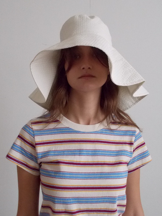 WIDE BUCKET HAT - CREAM