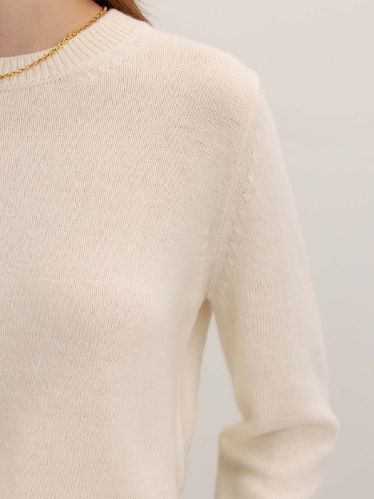 MOLLY Round neck wool knit top (Ivory)